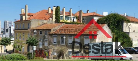 143m² Building in Lisbon, Portugal No. 160013 2