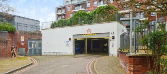 1 bedroom Apartment in Edgware, United Kingdom No. 6396 23