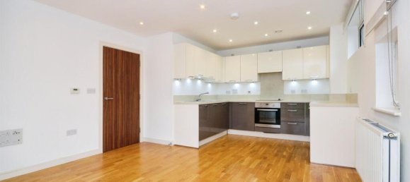 1 bedroom Apartment in Edgware, United Kingdom No. 6396 6