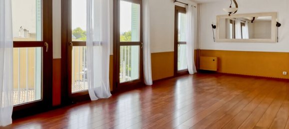 3 bedrooms Apartment in Marseille, France No. 319932 2