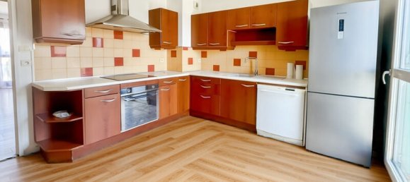 3 bedrooms Apartment in Marseille, France No. 319932 4