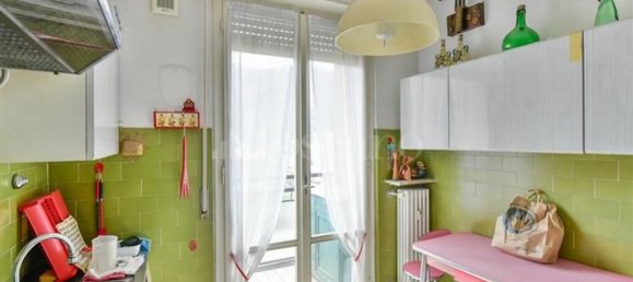 3 rooms Apartment in Como, Italy No. 6390 3