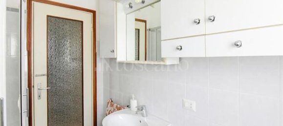 3 rooms Apartment in Como, Italy No. 6390 24