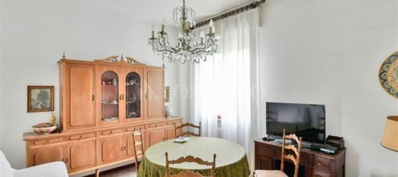 3 rooms Apartment in Como, Italy No. 6390 2