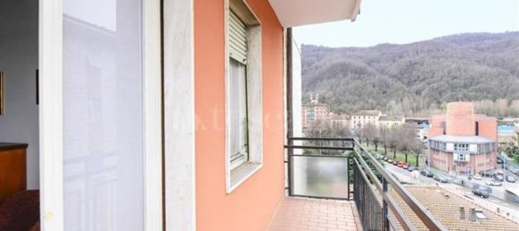3 rooms Apartment in Como, Italy No. 6390 10