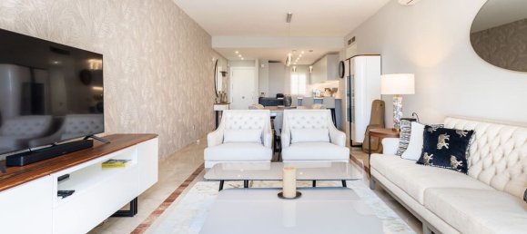 3 bedrooms Penthouse in Estepona, Spain No. 180785 10