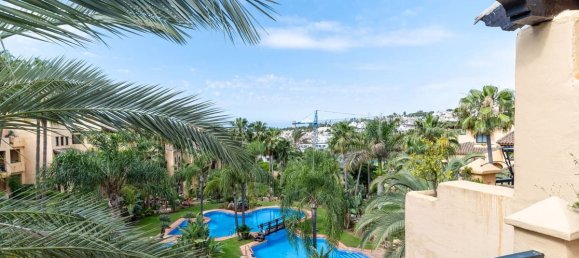 3 bedrooms Penthouse in Estepona, Spain No. 180785 12