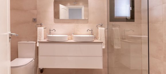 3 bedrooms Penthouse in Estepona, Spain No. 180785 19