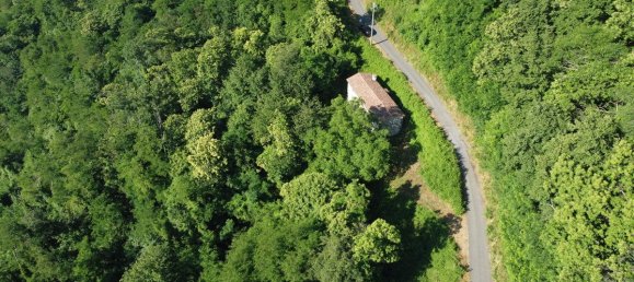 4 bedrooms House in Barga, Italy No. 234569 12