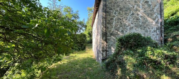 4 bedrooms House in Barga, Italy No. 234569 5