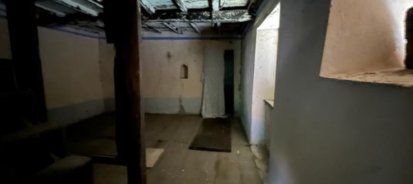 4 bedrooms House in Barga, Italy No. 234569 17