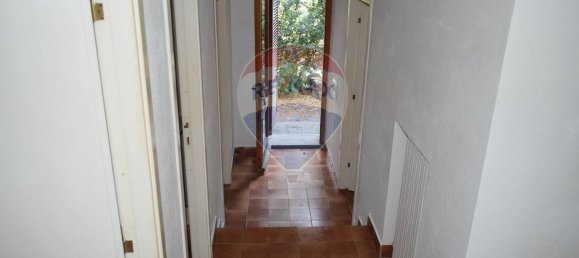 Вилла с 5 комнатами в Тринита д’Агульту э Виньола, Италия № 220298 4