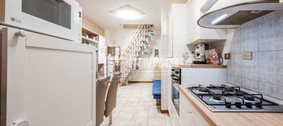 Дуплекс с 4 комнатами в Сан Чезарио суль Панаро, Италия № 98715 16