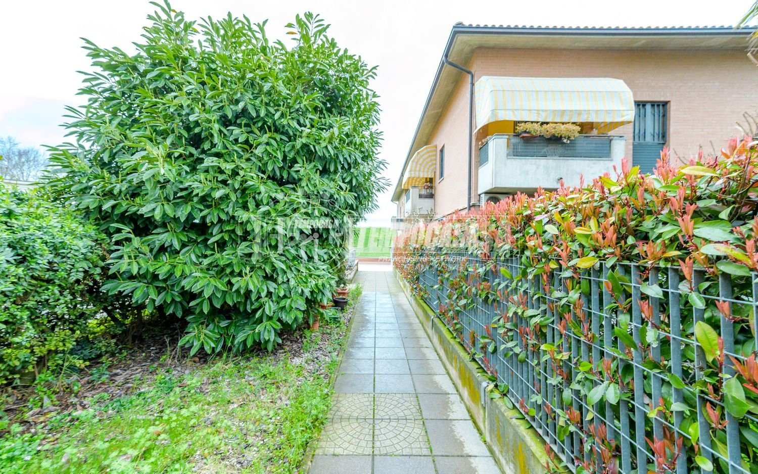 Дуплекс с 4 комнатами в Сан Чезарио суль Панаро, Италия № 98715