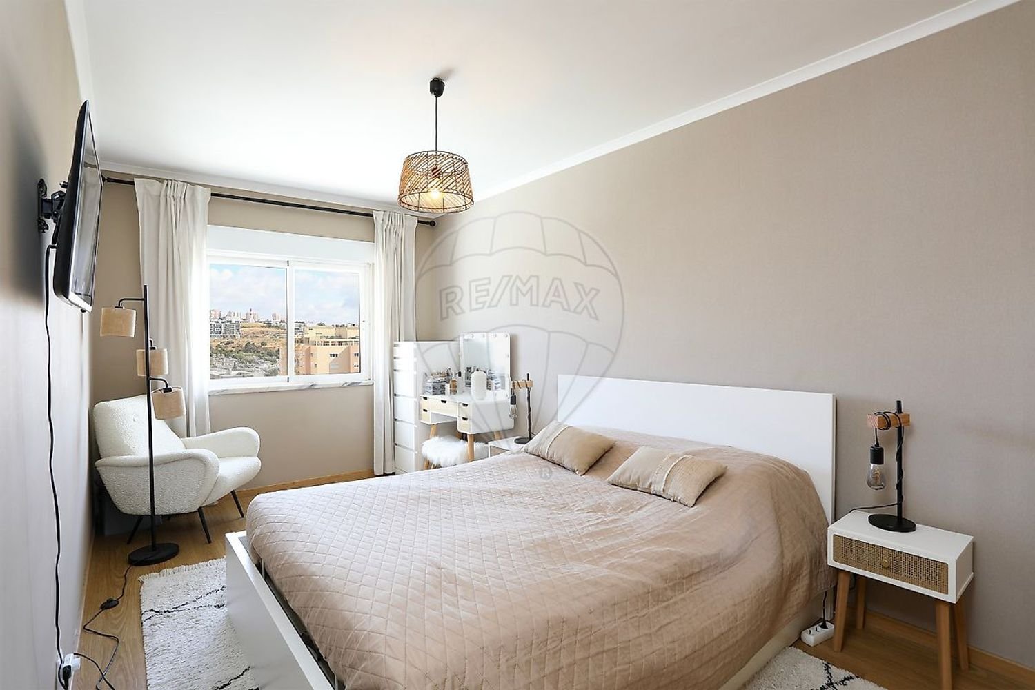 Квартира с 3 спальнями в Оэйраш, Португалия № 350276