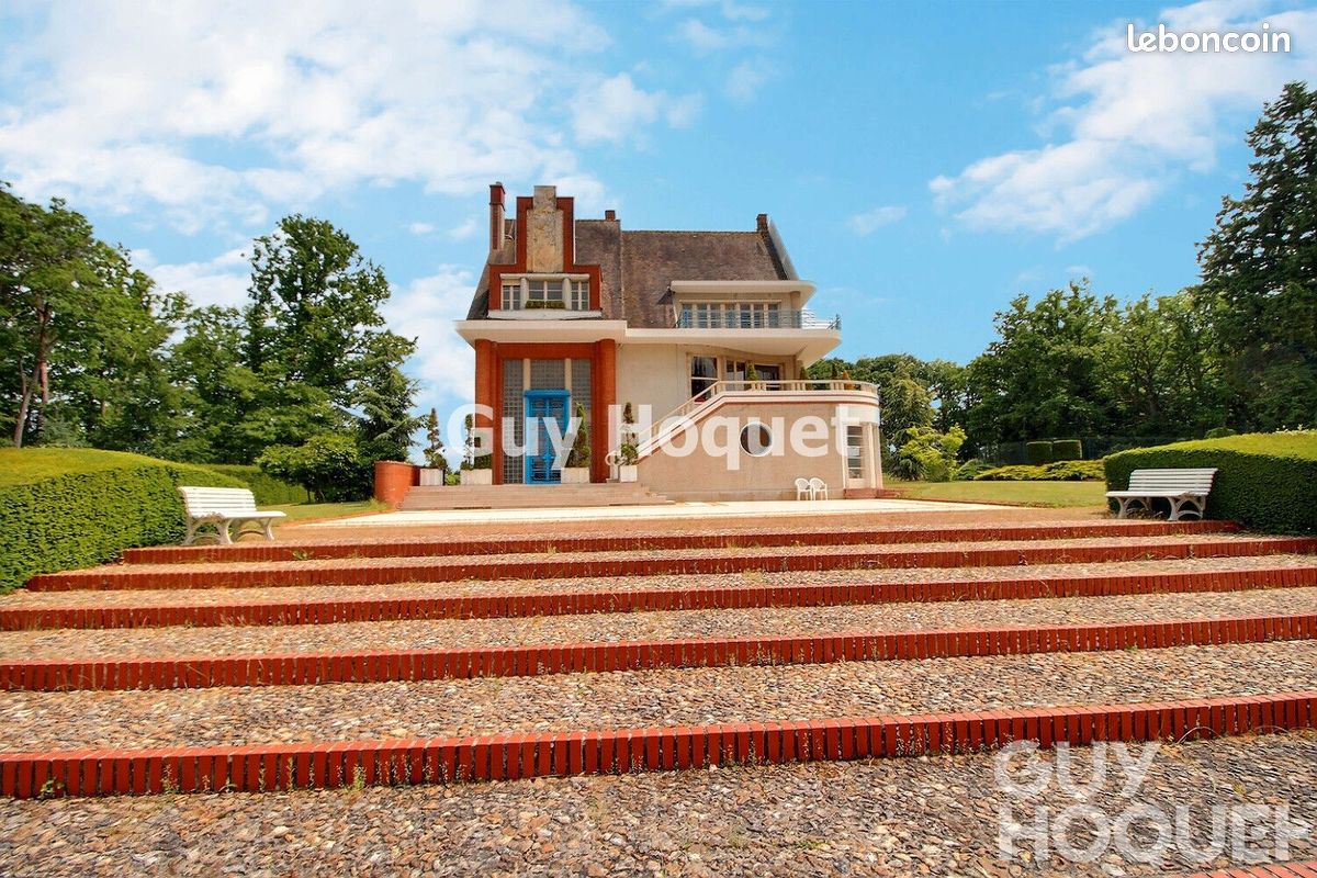 6 bedrooms House in Poigny-la-Foret, France No. 328912