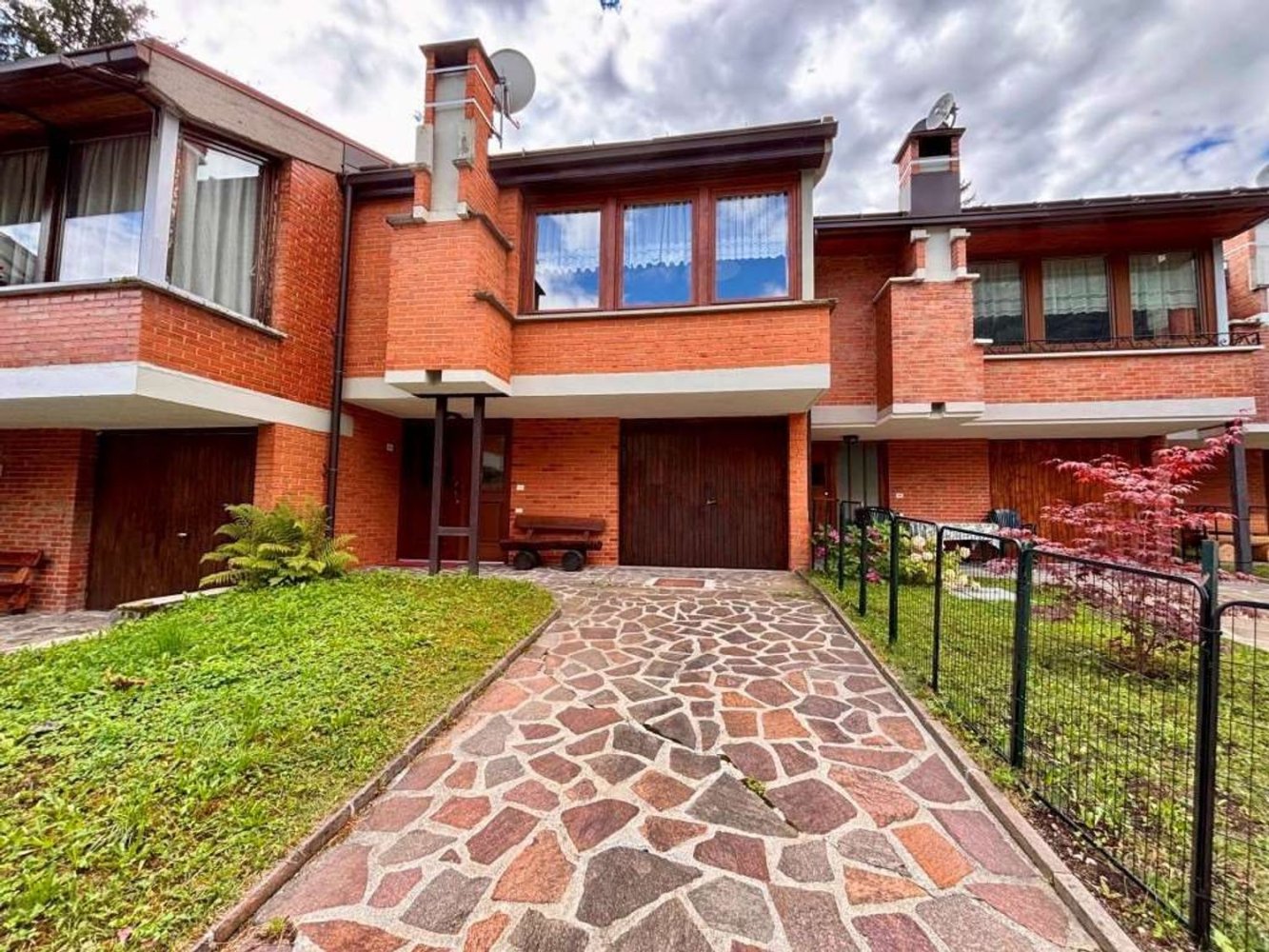 7 bedrooms House in Commezzadura, Italy No. 337951