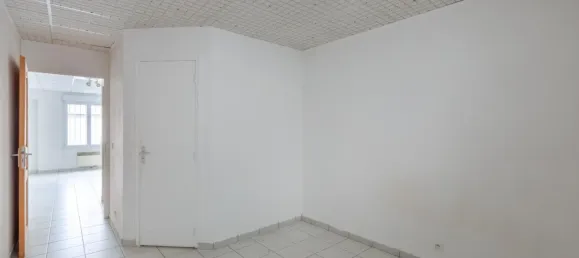 2-salle Appartement à Blois, France No. 225942 3