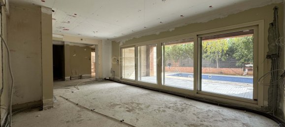 5 bedrooms Villa in Pyrgos, Cyprus No. 3891 11