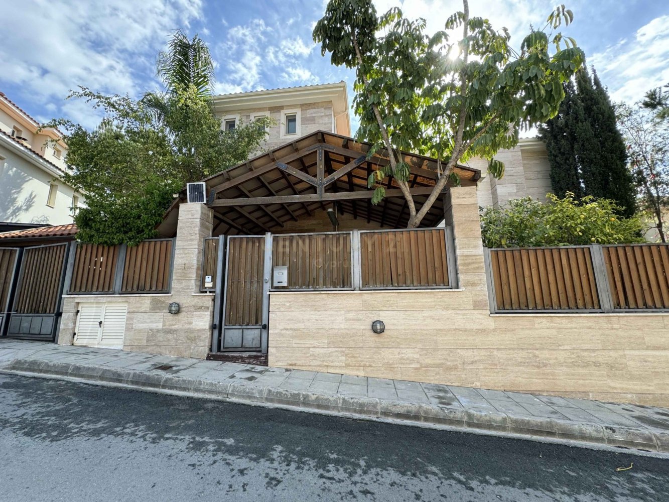 5 bedrooms Villa in Pyrgos, Cyprus No. 3891