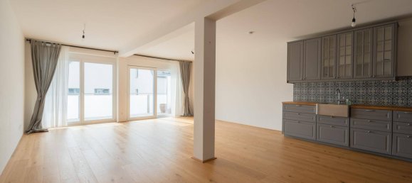 Apartamento de 5 divisões em Gumpoldskirchen, Austria N.º 215375 2