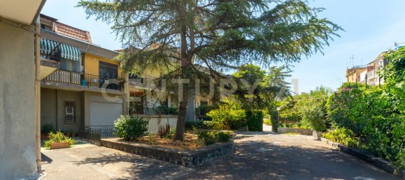 2 bedrooms Apartment in Catania, Italy No. 316931 3