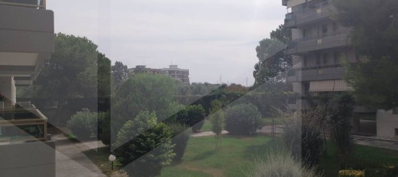 Квартира с 5 комнатами в Бари, Италия № 32760 4