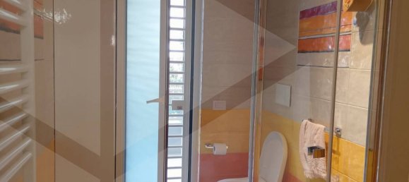 Квартира с 5 комнатами в Бари, Италия № 32760 40