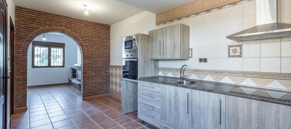 4 bedrooms Apartment in Granada, Spain No. 150796 10