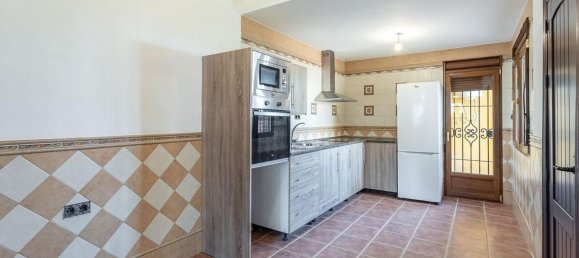 4 bedrooms Apartment in Granada, Spain No. 150796 9