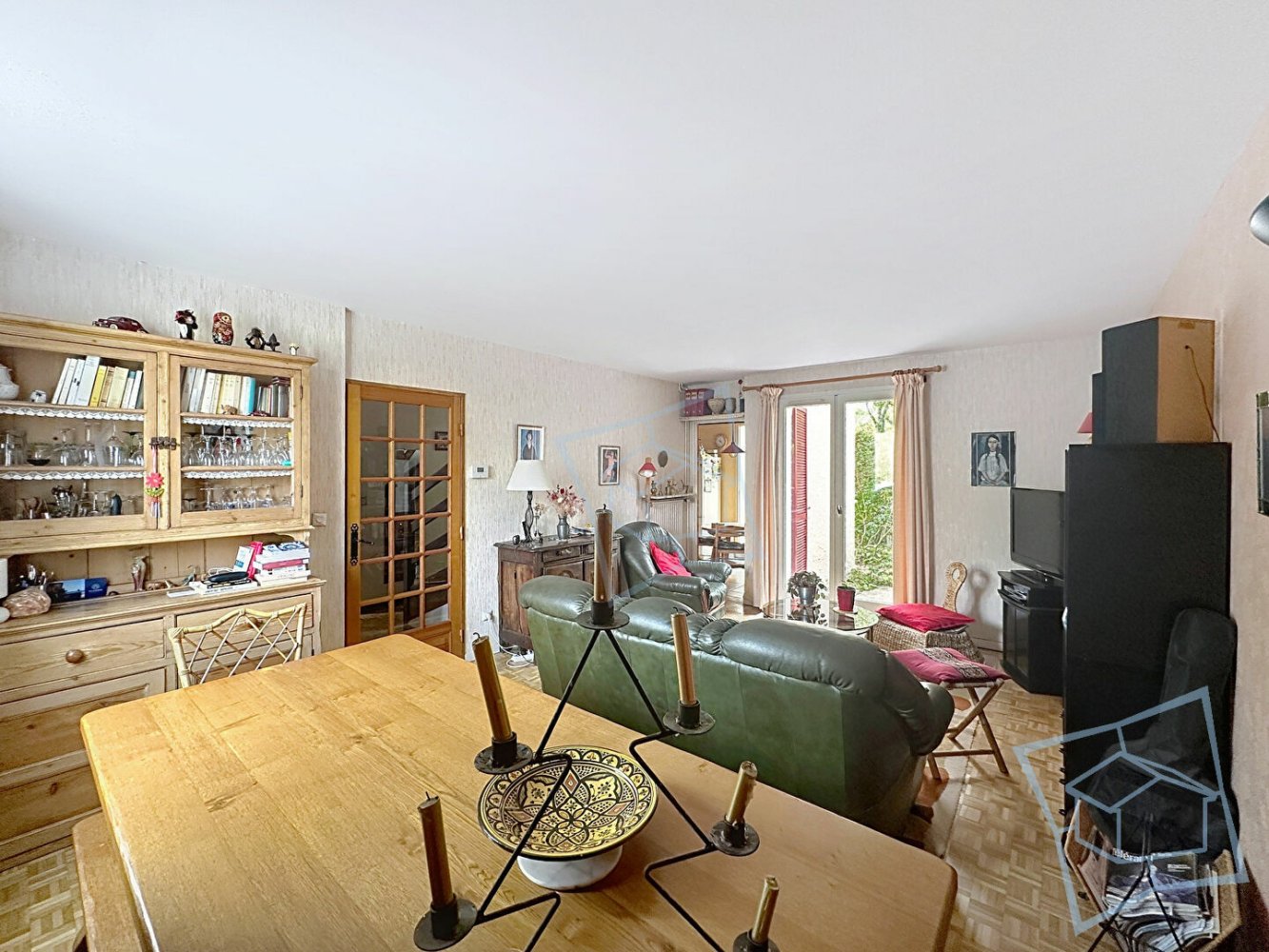 4 bedrooms House in Voisins-le-Bretonneux, France No. 351405