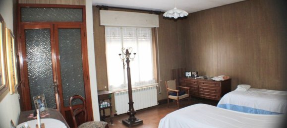 3 rooms House in Granozzo con Monticello, Italy No. 102508 7