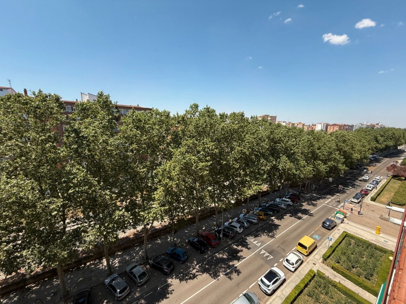 Apartamento de 3 dormitorios en Palencia, Spain No. 181096