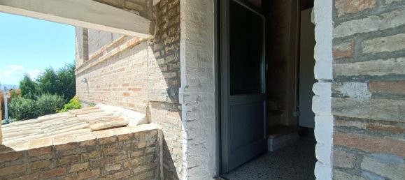 4 Schlafzimmer Haus in Recanati, Italy, Nr. 295894 19