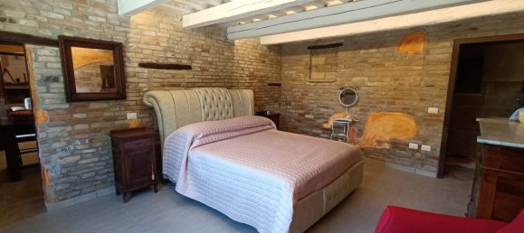 4 Schlafzimmer Haus in Recanati, Italy, Nr. 295894 16