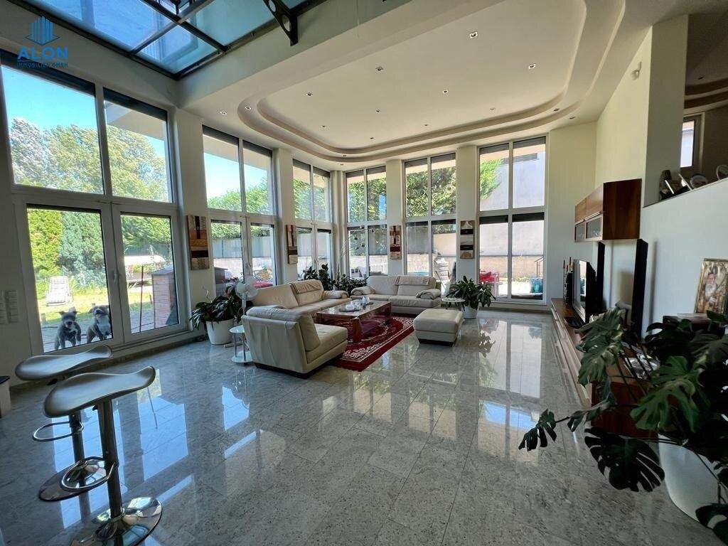 Villa de 11 habitaciónes en Fischamend, Austria No. 168949