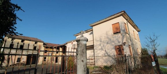 5 bedrooms House in Dueville, Italy No. 272485 11