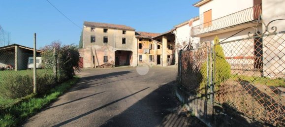 5 bedrooms House in Dueville, Italy No. 272485 4