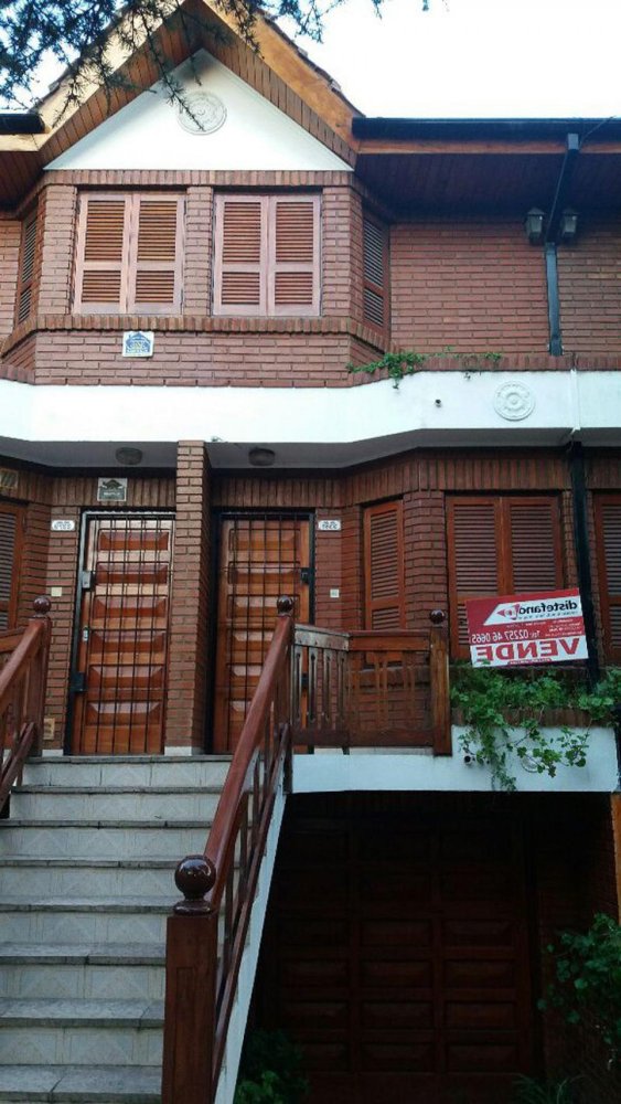 4 bedrooms House in Mar del Plata, Argentina No. 81611