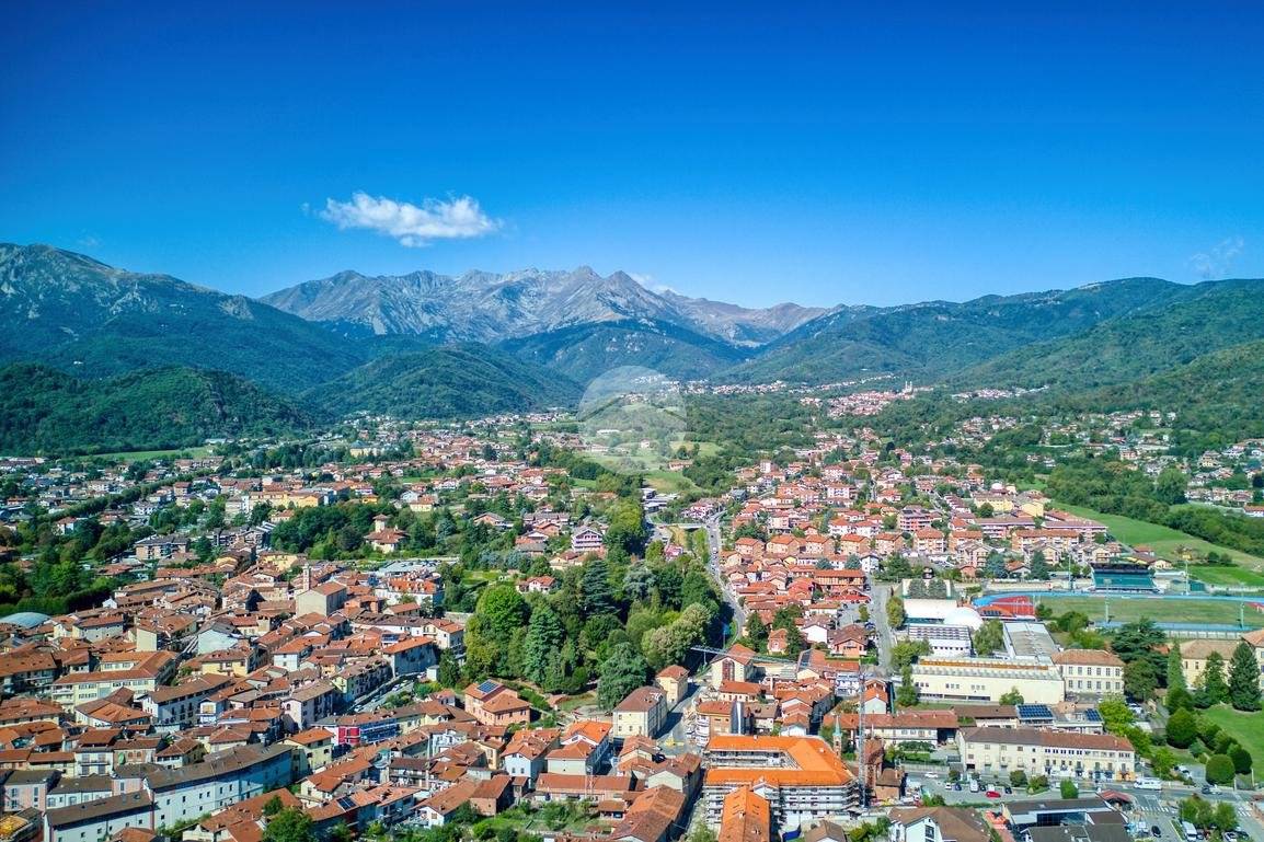 Вилла с 6 спальнями в Джавено, Италия № 394988