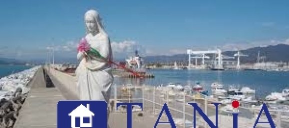 2 bedrooms House in Carrara, Italy No. 48176 14