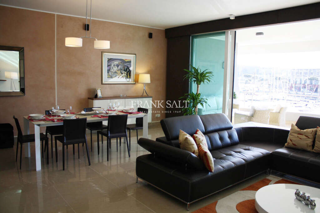 Квартира с 3 спальнями в Та-Шбиш, Мальта № 3496