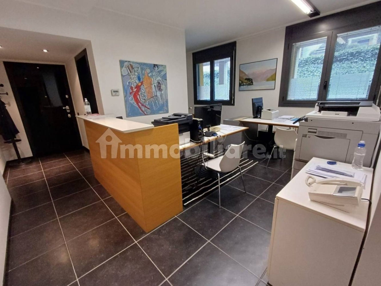 5 rooms Office in Como, Italy No. 363273