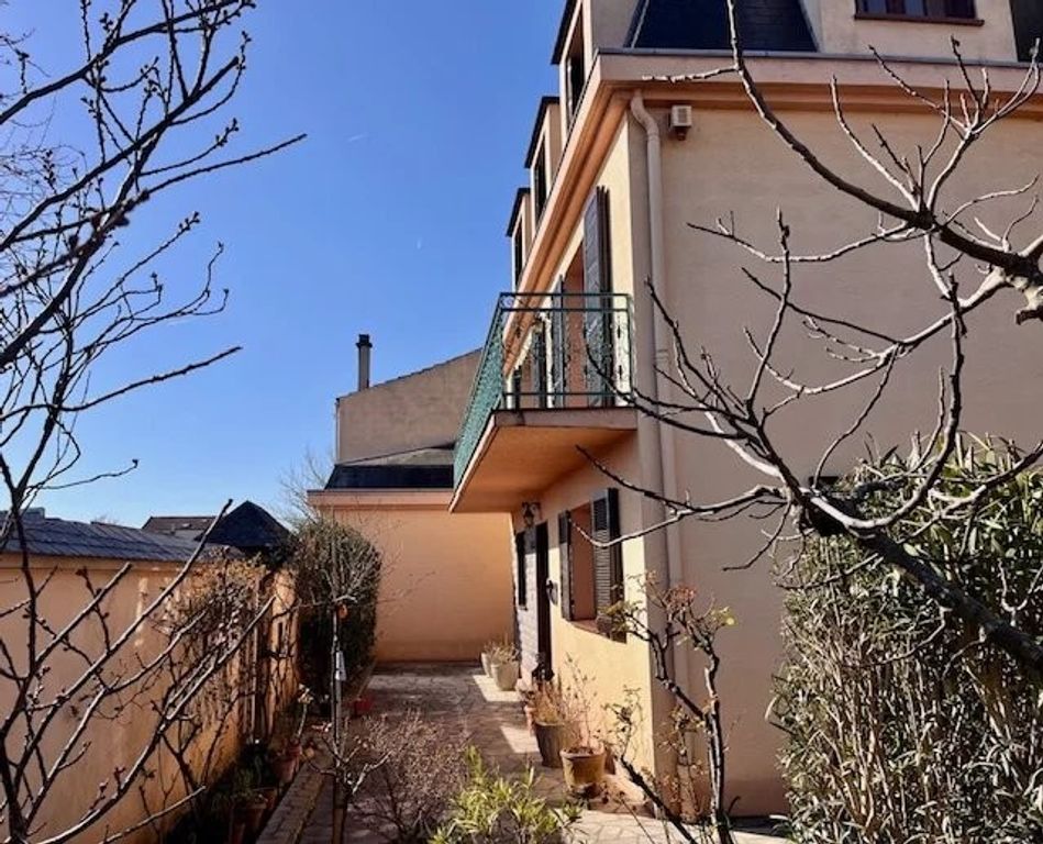 Дом с 6 спальнями в Жуанвиль-ле-Пон, Франция № 138439