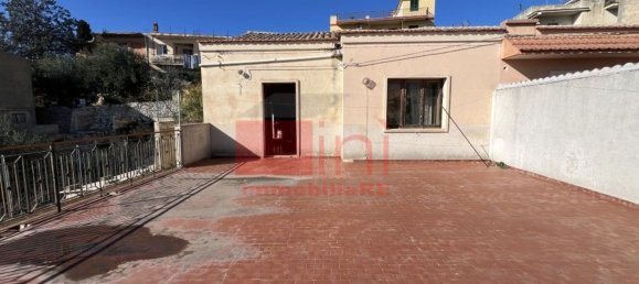 5 rooms House in Modica, Italy No. 201939 4