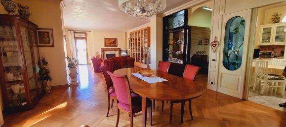 Квартира с 5 комнатами в Монтебеллуна, Италия № 232910 12