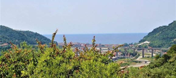 9-Zimmer Villa in Camporosso, Italy, Nr. 230200 3