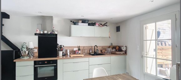 3 bedrooms Villa in Esvres, France No. 63242 3