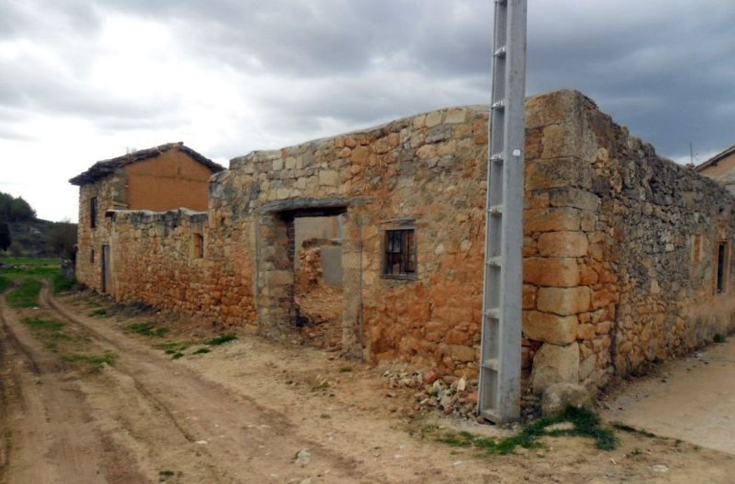 Terrain à Aguilar de Campoo, Spain 633m² No. 65600