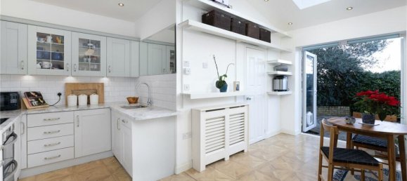 2 bedrooms Commercial property in London, United Kingdom No. 3768 2